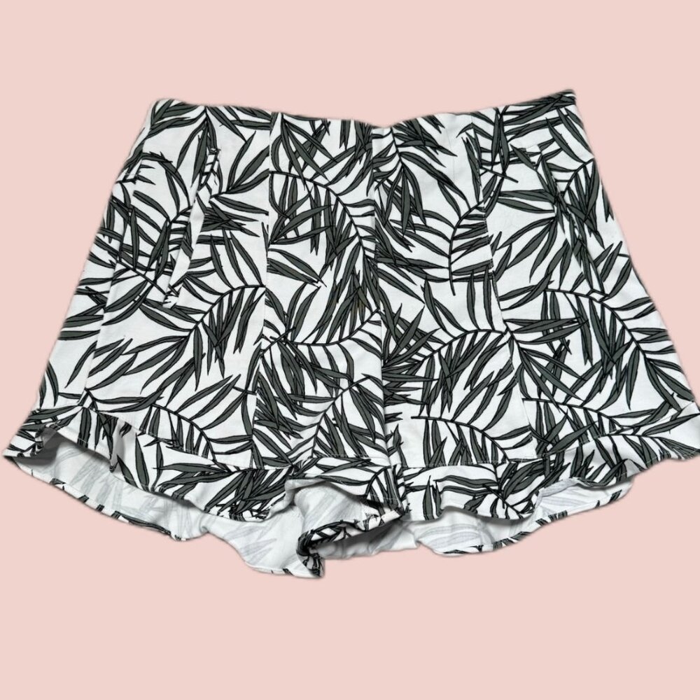 NWOT 1. State High Waist White Ruffle Hem Shorts Sz 4